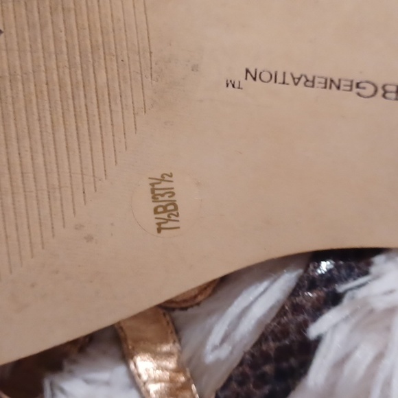 🌻🌻🌻SUPER CUTE SANDALS - Picture 7 of 7